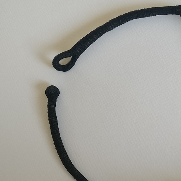 🇨🇦 Vintage cloth and coiled glass necklace - Picture 3 of 7